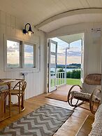 The Hide At Manton Bay Glamping Retreat