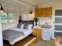 The Hide At Manton Bay Glamping Retreat