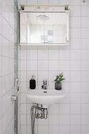 Renovated Top Floor Studio in Kallio