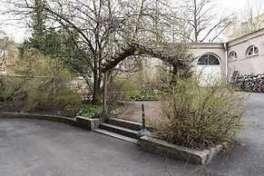 Renovated Top Floor Studio in Kallio