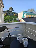 Wonderfully Located, 2bedroom, Balcony