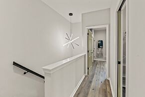 Family Oasis with 3BR, Games, WIFI & BBQ