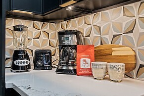 Family Oasis with 3BR, Games, WIFI & BBQ