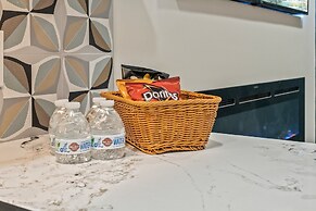 Family Oasis with 3BR, Games, WIFI & BBQ