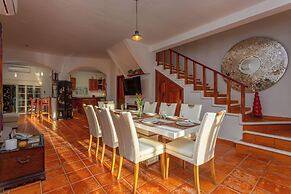 Villas Paraiso by Andiani