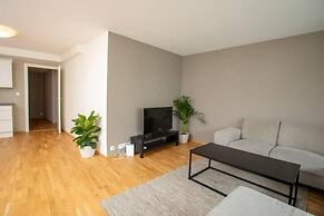 3 Bedroom Apartment With Free Parking