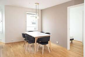 3 Bedroom Apartment With Free Parking