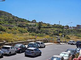 Country View Apartment