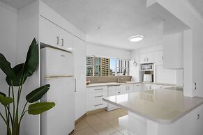 Absolute Beachfront Apartment in Surfers
