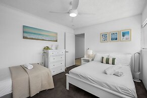 Absolute Beachfront Apartment in Surfers