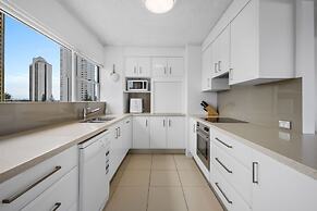 Absolute Beachfront Apartment in Surfers