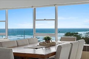 Absolute Beachfront Apartment in Surfers