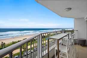 Absolute Beachfront Apartment in Surfers
