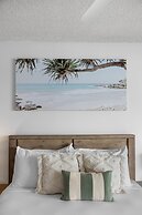 Absolute Beachfront Apartment in Surfers