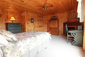 Spacious 8bd 7ba Log Home on Beltzville Lake in Southern Poconos - No