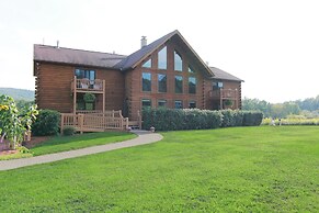 Spacious 8bd 7ba Log Home on Beltzville Lake in Southern Poconos - No