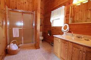 Spacious 8bd 7ba Log Home on Beltzville Lake in Southern Poconos - No