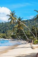 Holiday Suites Port Barton