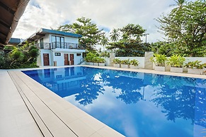 Holiday Suites Port Barton