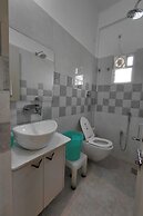 V & U Homestay Sadar