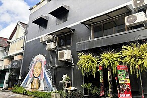Kayan Hostel