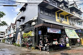 Kayan Hostel