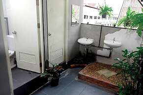 Kayan Hostel