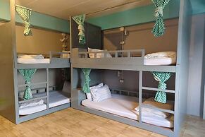 Me U Hostel