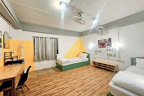 Me U Hostel