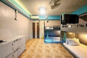 Me U Hostel