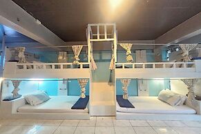 Me U Hostel