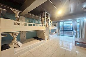 Me U Hostel
