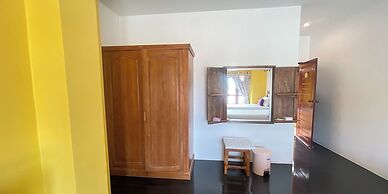 Yellow Tique Hotel