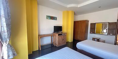 Yellow Tique Hotel