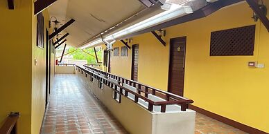 Yellow Tique Hotel