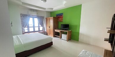 Yellow Tique Hotel