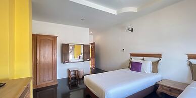 Yellow Tique Hotel