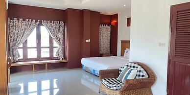 Yellow Tique Hotel