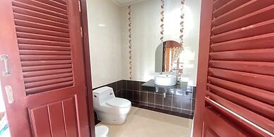 Yellow Tique Hotel