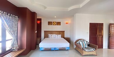 Yellow Tique Hotel