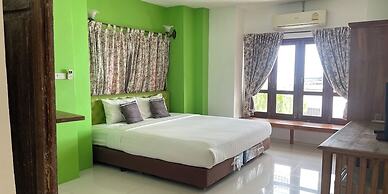 Yellow Tique Hotel