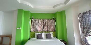Yellow Tique Hotel