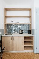 Canvas Color Your Stay