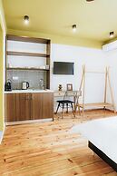 Canvas Color Your Stay