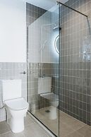 Canvas Color Your Stay