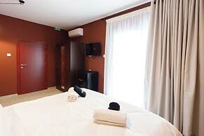 Canvas Color Your Stay