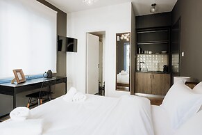 Canvas Color Your Stay