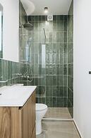 Canvas Color Your Stay