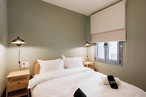 Canvas Color Your Stay