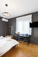 Canvas Color Your Stay